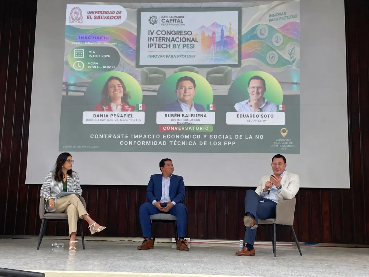Conversatorio sobre el impacto económico y social de la no conformidad técnica de los EPP en el IV Congreso Internacional IPTECH by PESI 2026, con Dania Peñafiel, Rubén Balbuena y Eduardo Soto