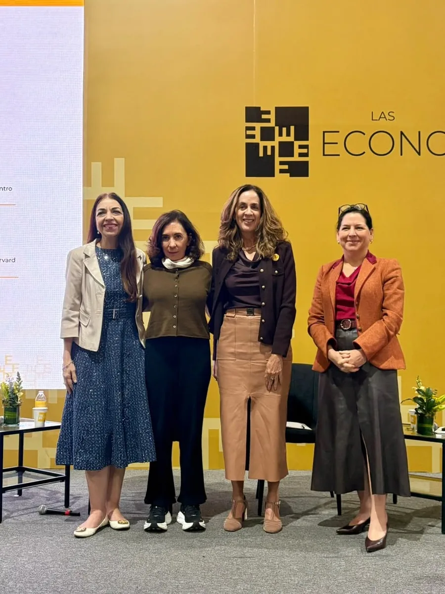 Participantes del panel «Economía digital, tecnología e IA responsable» en el foro Las Economistas 2026, en el MIDE
