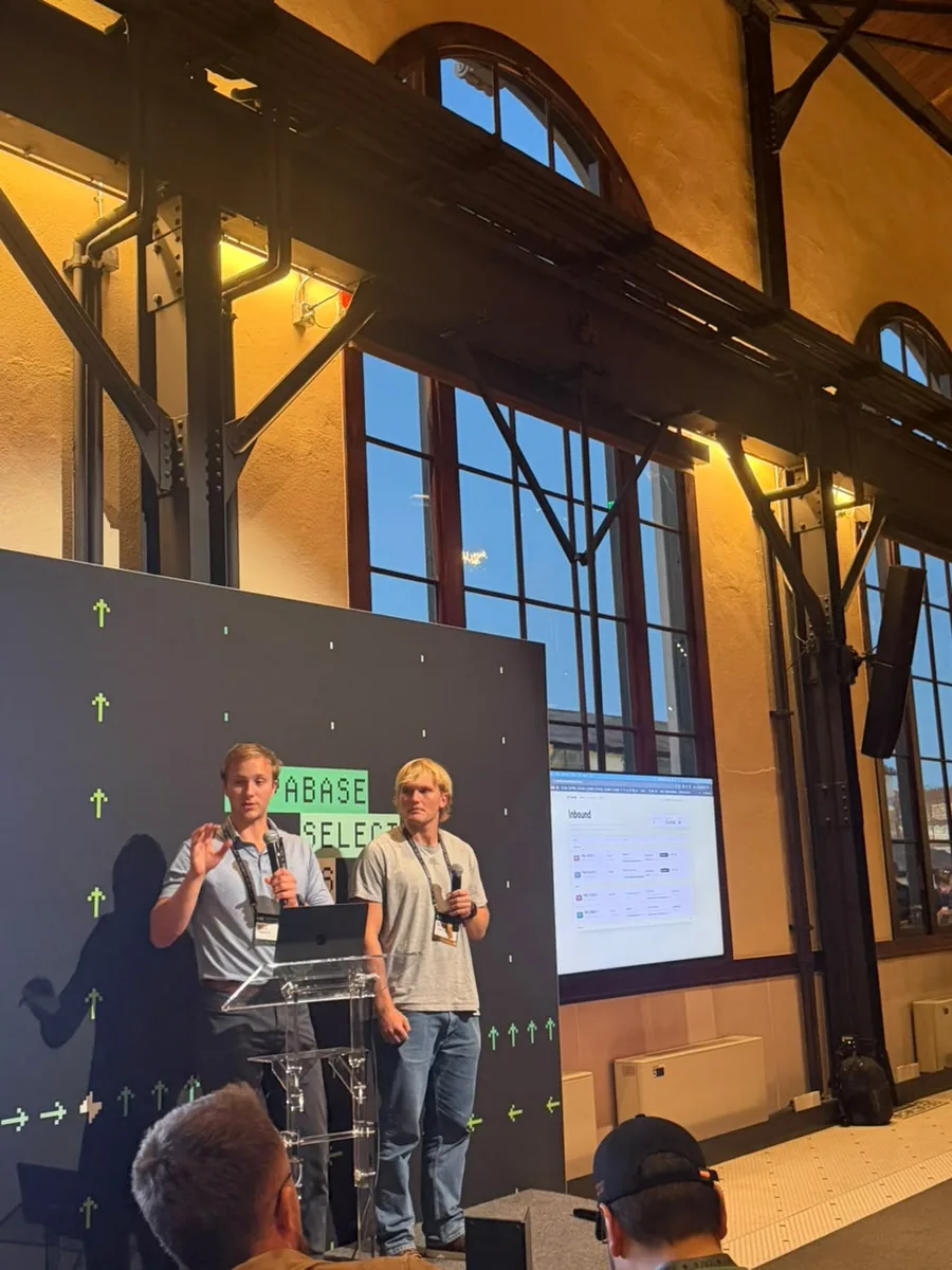 Presentación de un proyecto durante el Supabase Select 2026 Hackathon